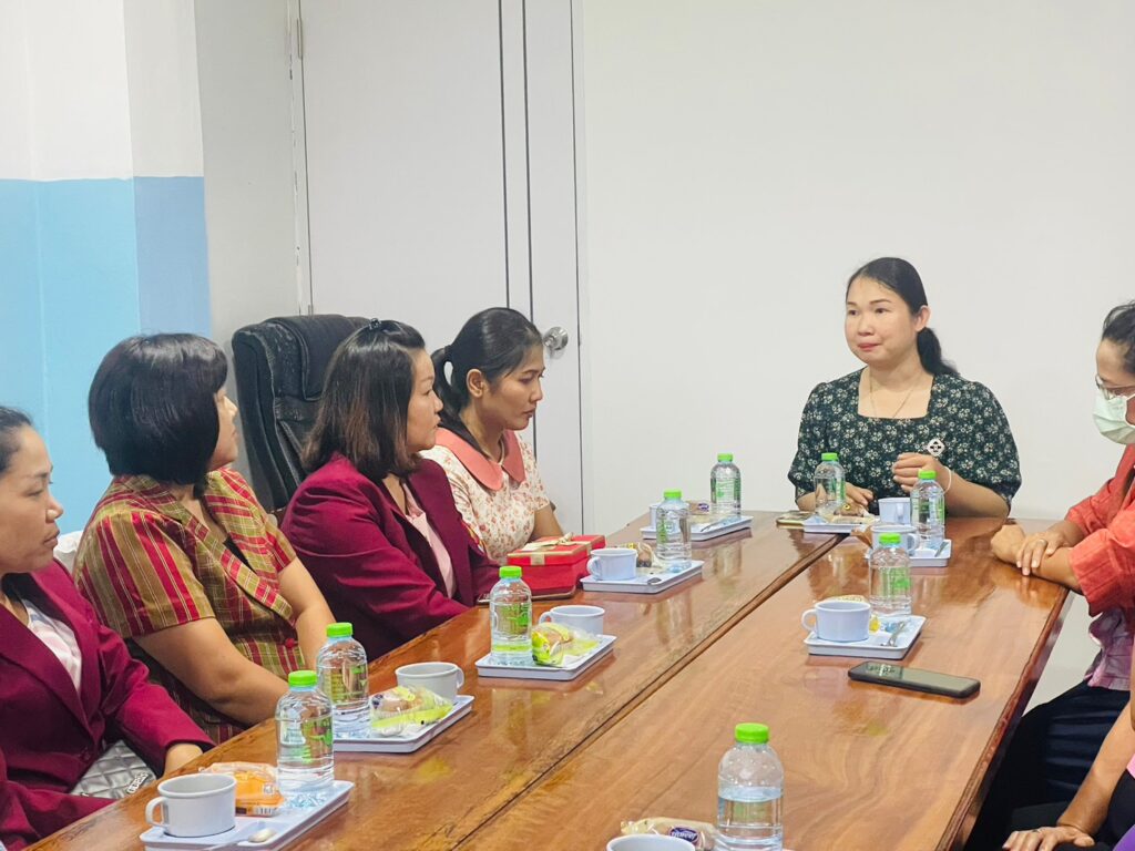 ให้การต้อนรับ คณะครูบุคลากร โรงเรียนมัธยมตระการพืชผล จังหวัดอุบลราชธานี