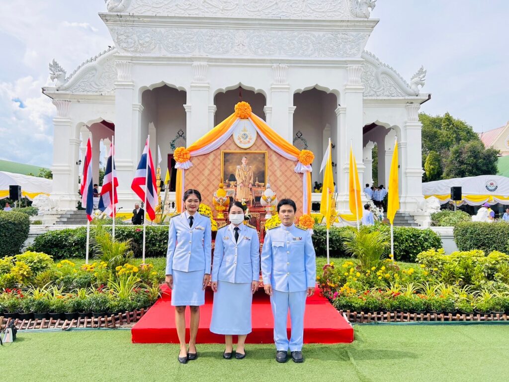 ร่วมพิธีเสกน้ำพระพุทธมนต์ศักดิ์สิทธิ์ งานเฉลิมพระเกียรติพระบาทสมเด็จพระเจ้าอยู่หัว