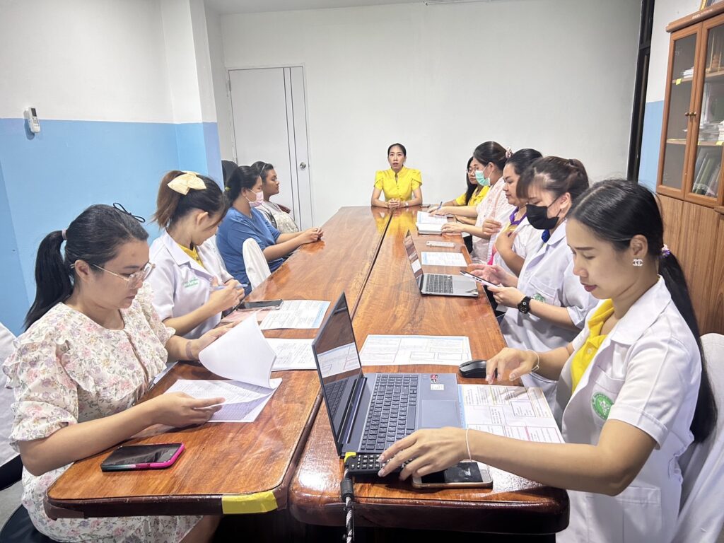 ประชุมวางแผนการจัดทำแผนการศึกษาเฉพาะบุคคลของนักเรียนห้องแรกรับร่วมกับผู้ปกครอง