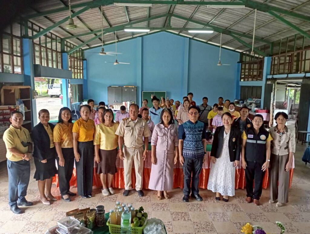 โครงการผลิตภัณฑ์สร้างอาชีพ พัฒนาคุณภาพชีวิตให้เด็กพิการที่อยู่บ้านและผู้ดูแลคนพิการ (กิจกรรม “อบรมผลิตภัณฑ์การทำน้ำยาล้างจาน”) ณ หน่วยบริการสว่างวีระวงค์