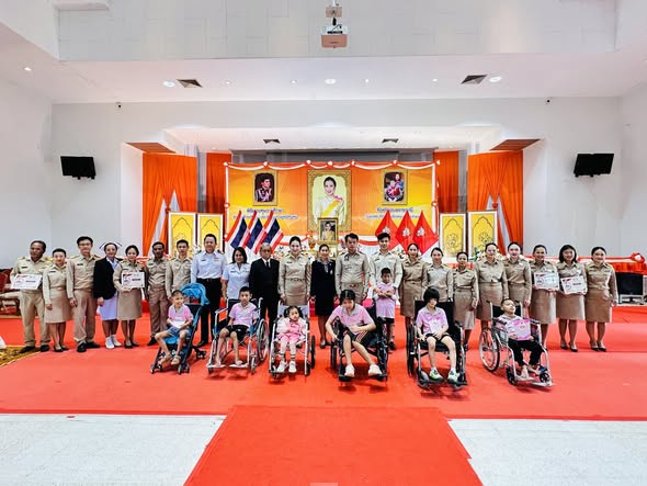 พิธีมอบทุนการศึกษาแก่เด็กออทิสติกและเด็กพิการมูลนิธิคุณพุ่ม ประจำปีการศึกษา 2568