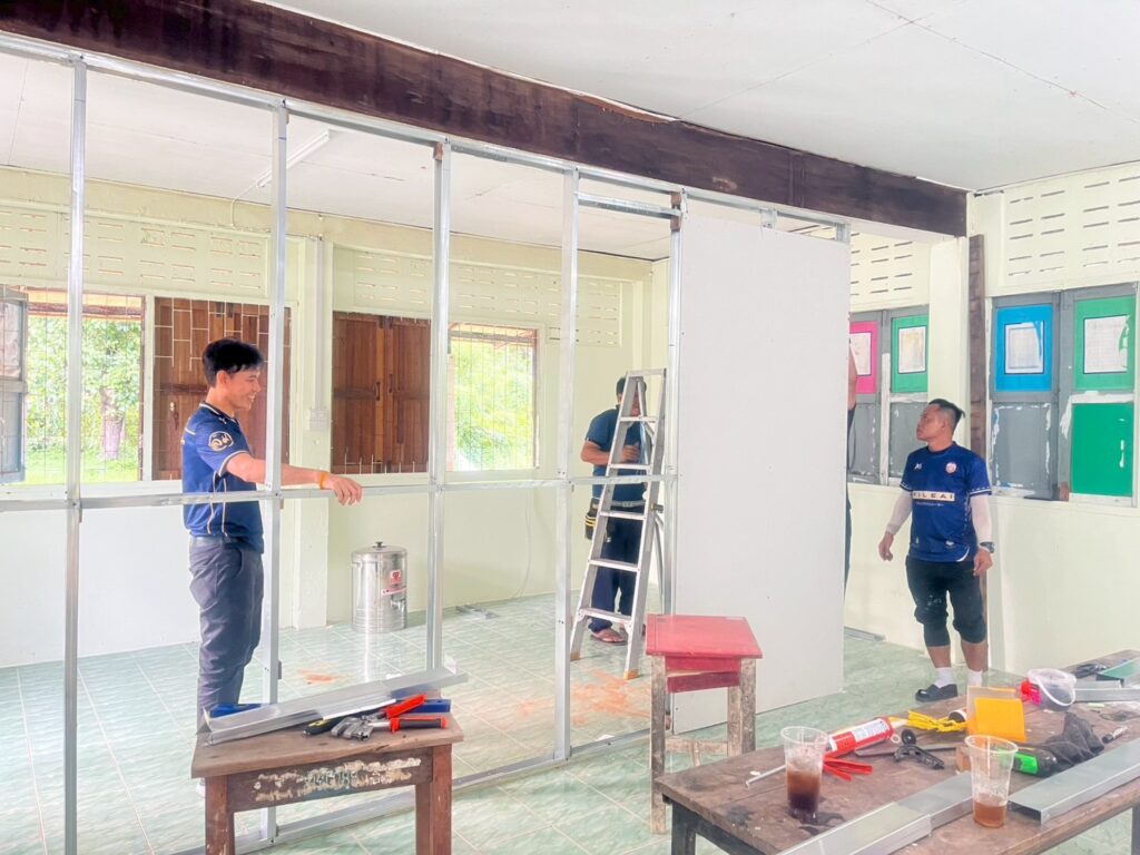 ลงพื้นที่ติดตามความคืบหน้าในการปรับปรุงอาคารเรียนหน่วยบริการสว่างวีระวงค์ (แห่งใหม่)