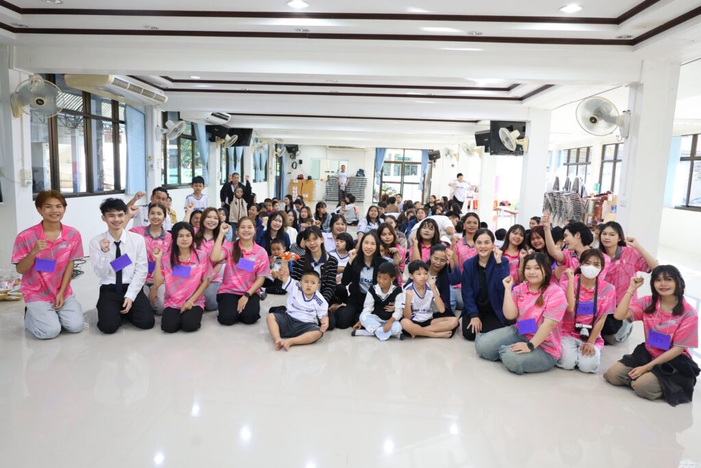 ให้การต้อนรับ นักศึกษามหาวิทยาลัยราชภัฏอุบลราชธานี สาขาวิชาภาษาอังกฤษ มาจัดกิจกรรมตามโครงการจิตอาสา “แต้มสี เติมฝัน แบ่งปันรอยยิ้ม