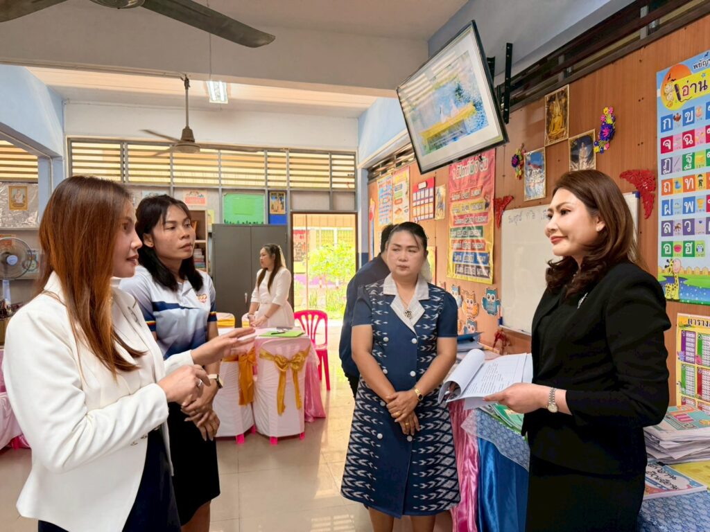 ติดตามการจัดกิจกรรมการเรียนรู้ของครูผู้สอนในโรงเรียน ที่จัดการศึกษาเรียนรวม โดยใช้การจัดกิจกรรม STEAM เป็นฐาน ร่วมกับ สำนักงานเขตพื้นที่การศึกษาประถมศึกษาอุบลราชธานี เขต 3 และองค์กรยูนิเซฟประเทศไทย
