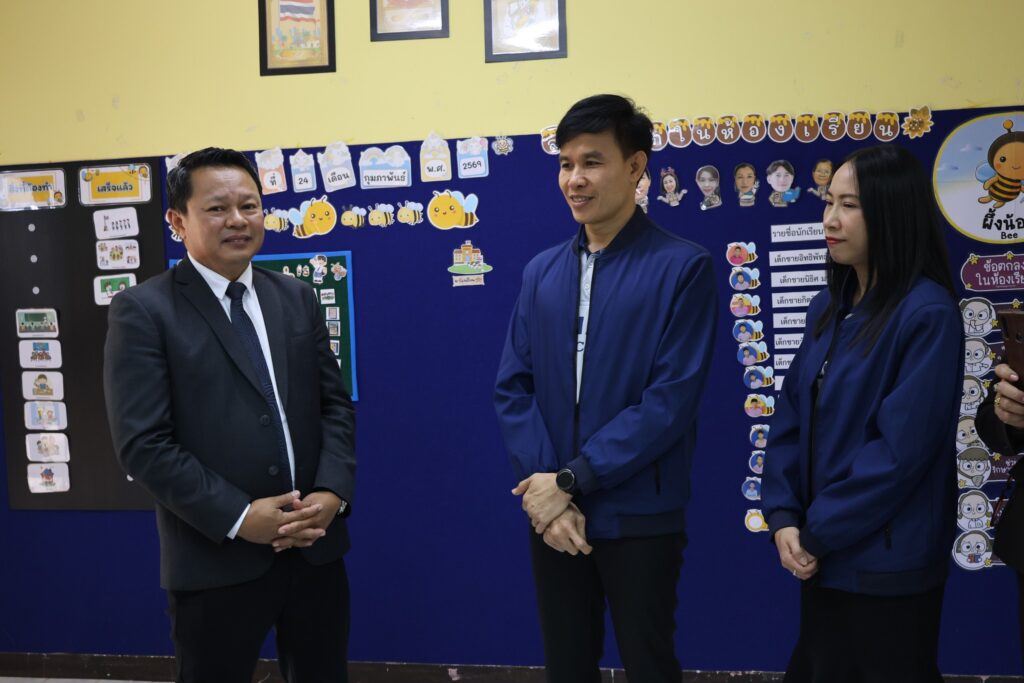 ต้อนรับ นายเสริมฤทธิ์ หวายฤทธิ์ธนกุล ผู้ตรวจราชการกระทรวงศึกษาธิการ เขตตรวจราชการที่ 14 ในโอกาสเดินทางมาตรวจราชการและติดตามการดำเนินงานของสถานศึกษาพร้อมทั้งรับฟังปัญหาและได้ให้ข้อเสนอแนะเชิงนโยบาย แนวทางการพัฒนาคุณภาพการจัดการศึกษาสำหรับคนพิการ การบริหารจัดการสถานศึกษา ตลอดจนการขับเคลื่อนภารกิจตามนโยบายของกระทรวงศึกษาธิการ